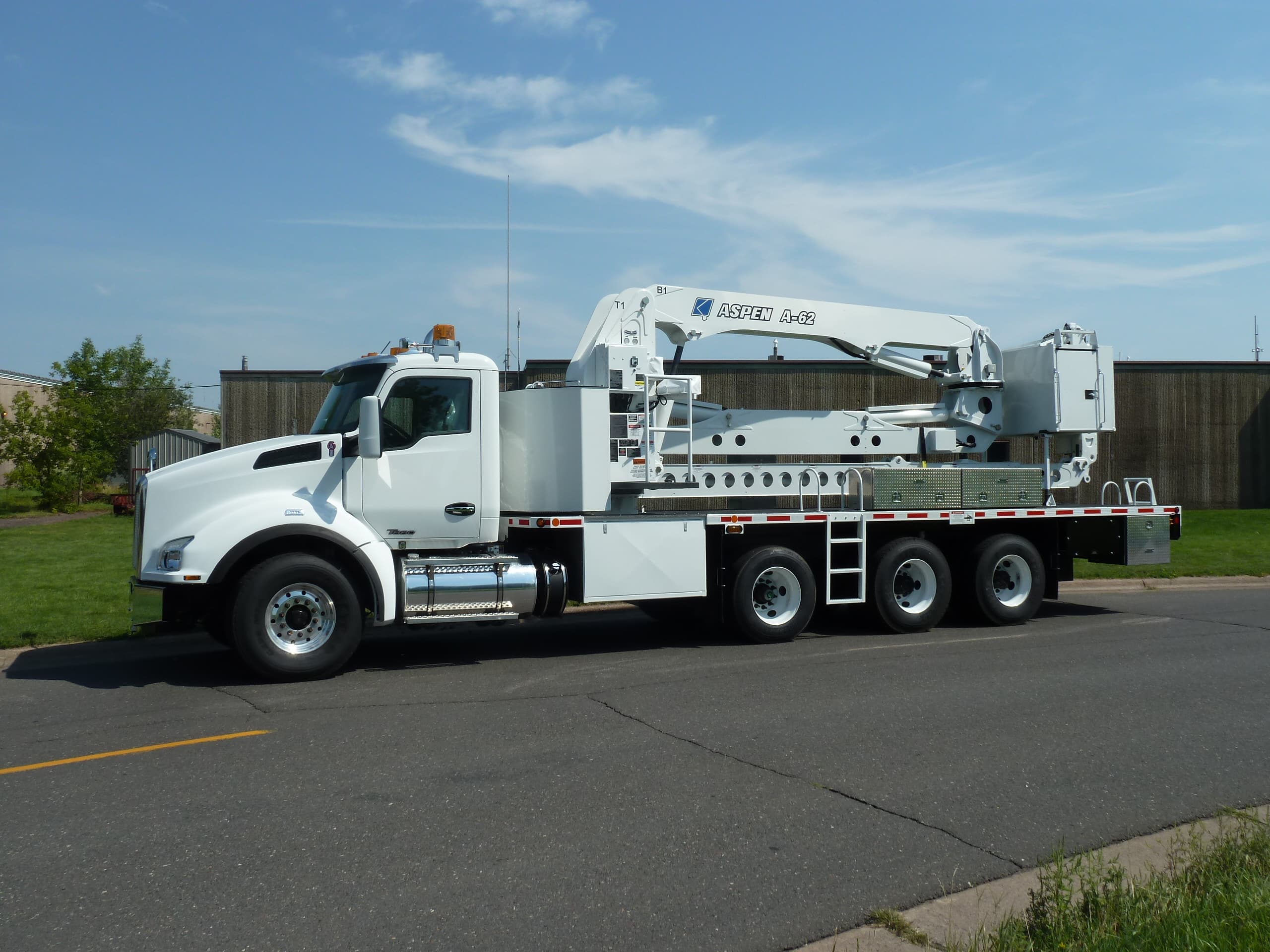 Aspen Aerials A-62 underbridge inspection truck